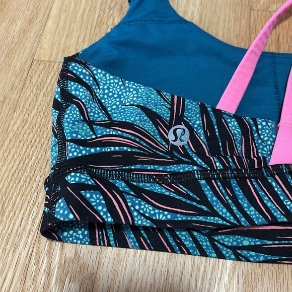 Lululemon Energy Bra Mini Palm Lace Tofino Teal Multi / Flash Light - Size 6 - Picture 2 of 11